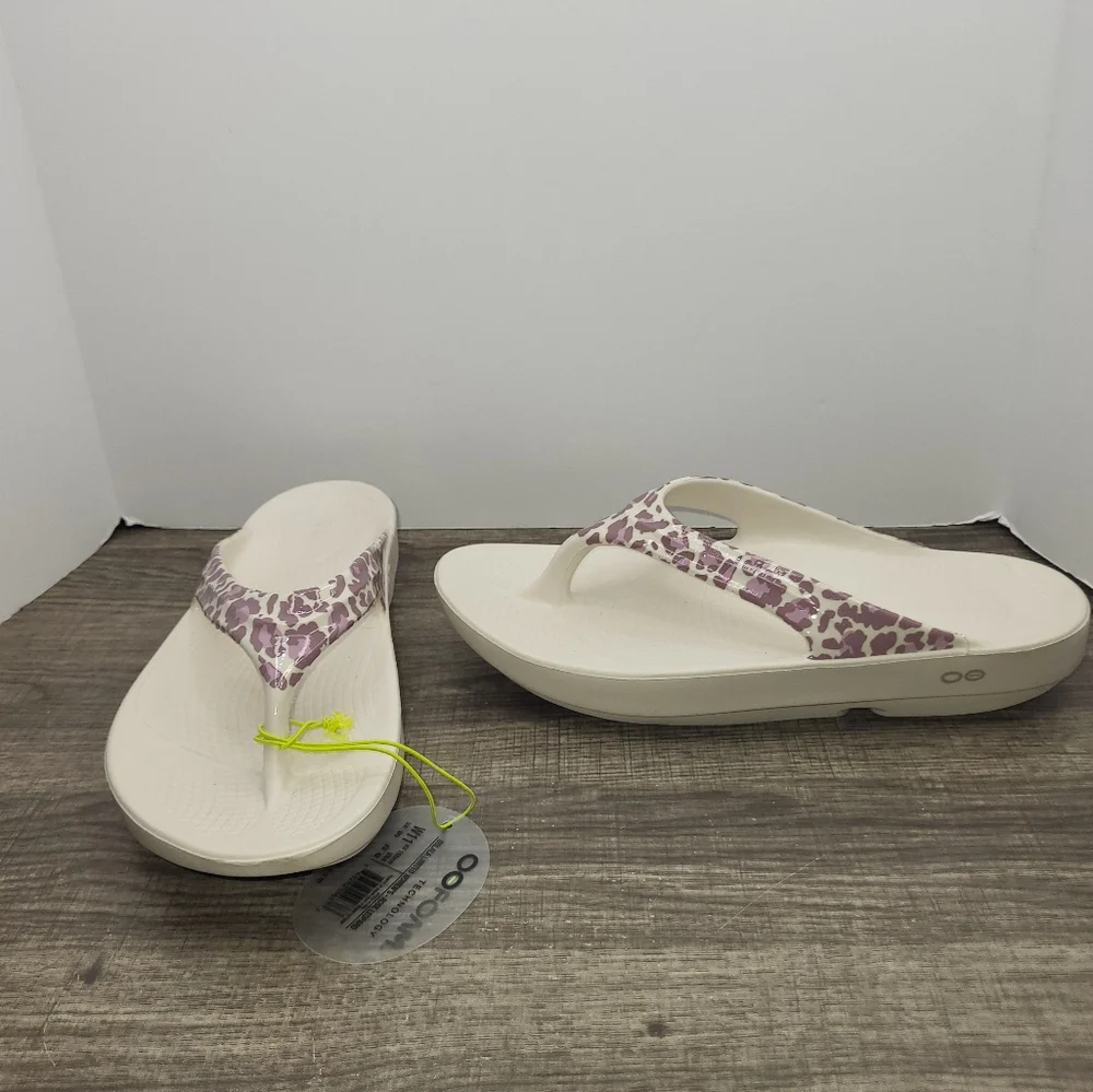 WOMENS OOFOS OOlala Limited Flip-Flops SANDALS ROSE LEOPARD GRAPHIC Sz 11